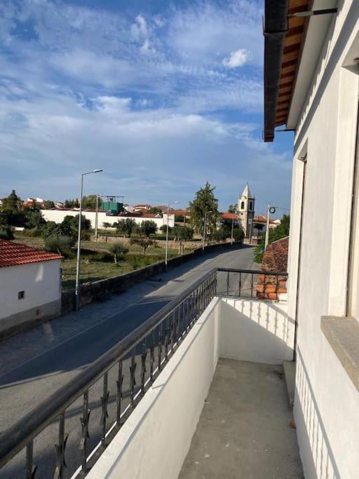 Caminho Da Vila Moradia. Escalos de Cima Eksteriør billede